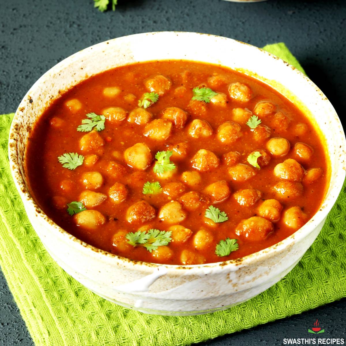 Poori (2 pcs)- with Channa Masala