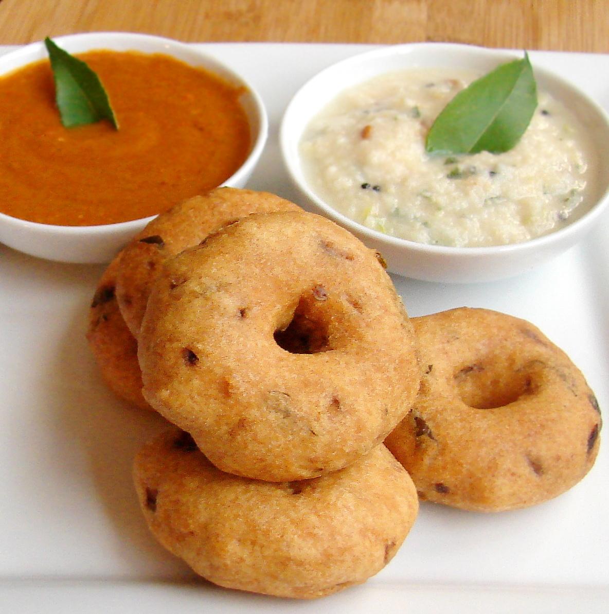 Sambar Vada (3 pcs)